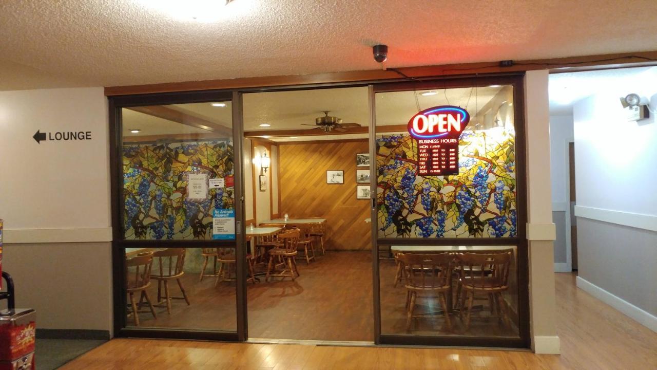 Vulcan Country Inn Exterior photo